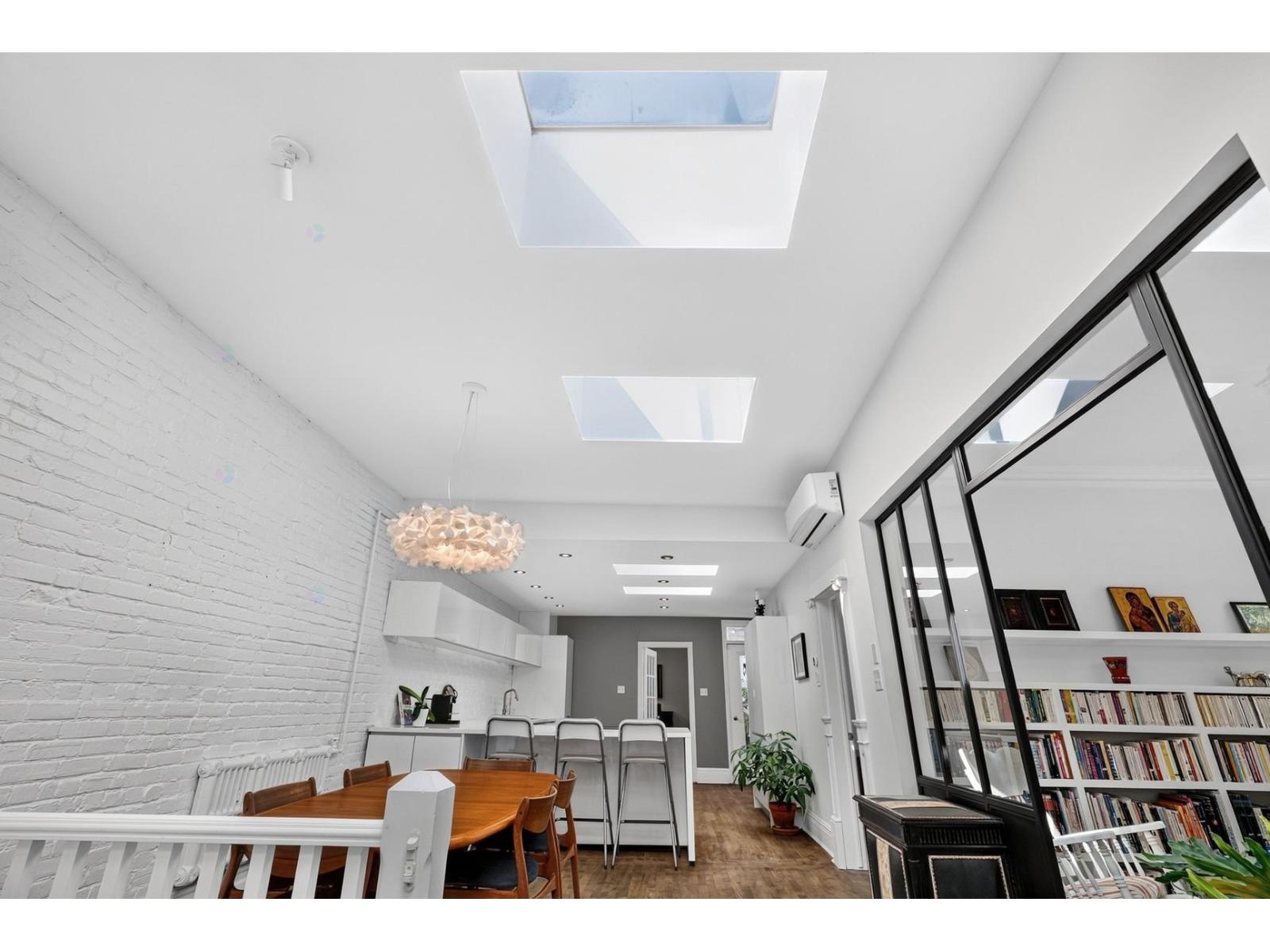 1239 Rue Rachel E. Montréal (Le Plateau-Mont-Royal) Quebec Canada H2J2J8 3