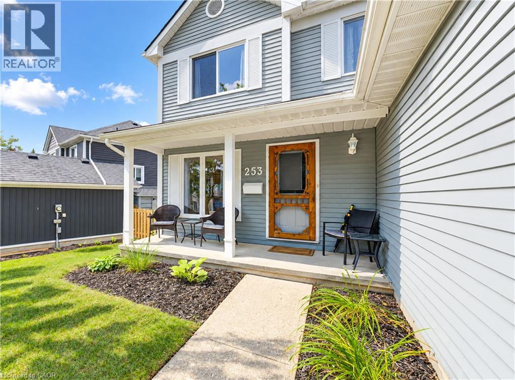 253 Newport Place, Waterloo, Ontario  N2T 1T9 - Photo 4 - 40861960