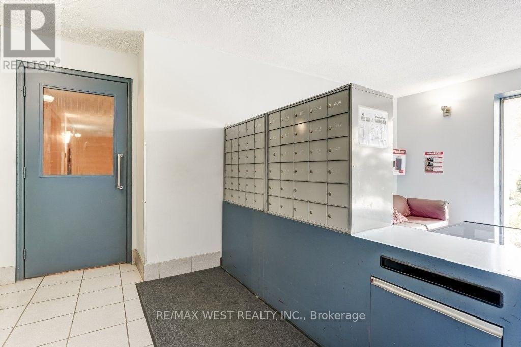 203 - 2000 Bloor Street W, Toronto (High Park North), Ontario  M6P 3L2 - Photo 19 - W13795390