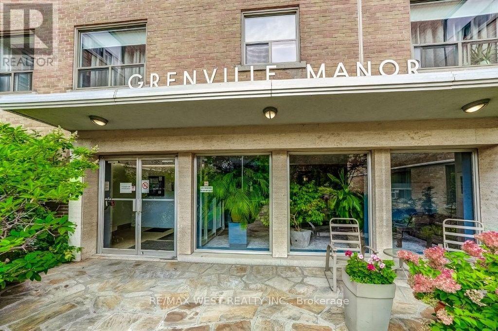 203 - 2000 Bloor Street W, Toronto (High Park North), Ontario  M6P 3L2 - Photo 2 - W13795390
