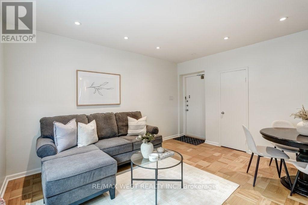 203 - 2000 Bloor Street W, Toronto (High Park North), Ontario  M6P 3L2 - Photo 8 - W13795390