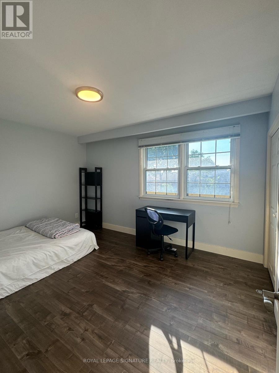 Main - 1040 Runningbrook Drive, Mississauga (Applewood), Ontario  L4Y 2T2 - Photo 10 - W13795432