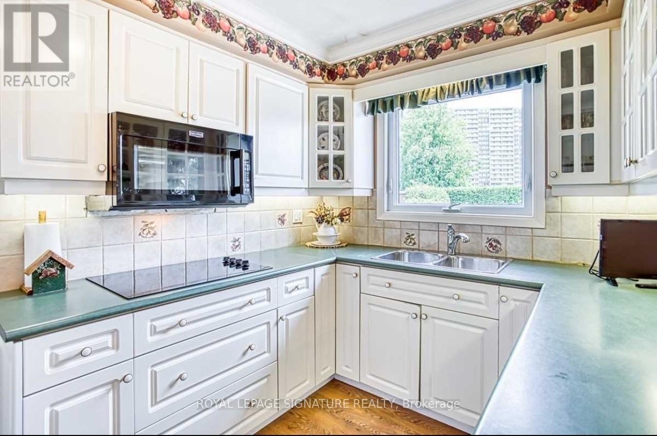 Main - 1040 Runningbrook Drive, Mississauga (Applewood), Ontario  L4Y 2T2 - Photo 5 - W13795432
