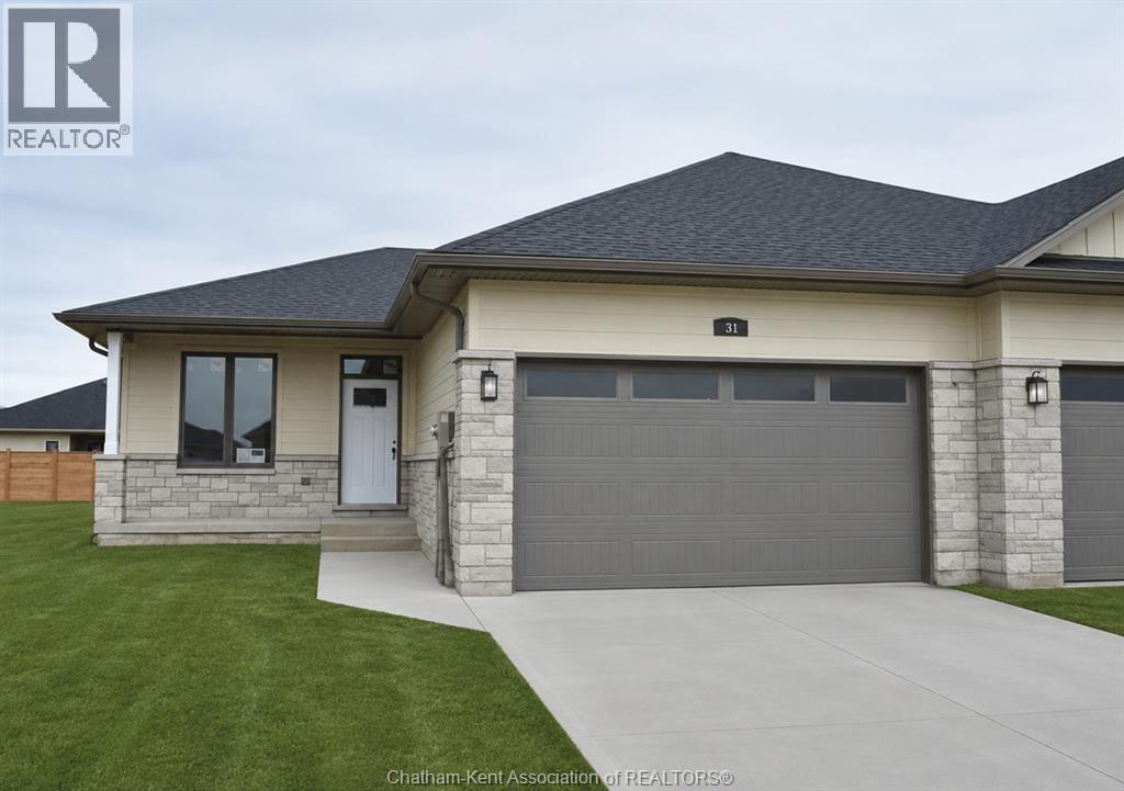MLS# 26020241: 33 Duskridge ROAD, Chatham, Canada