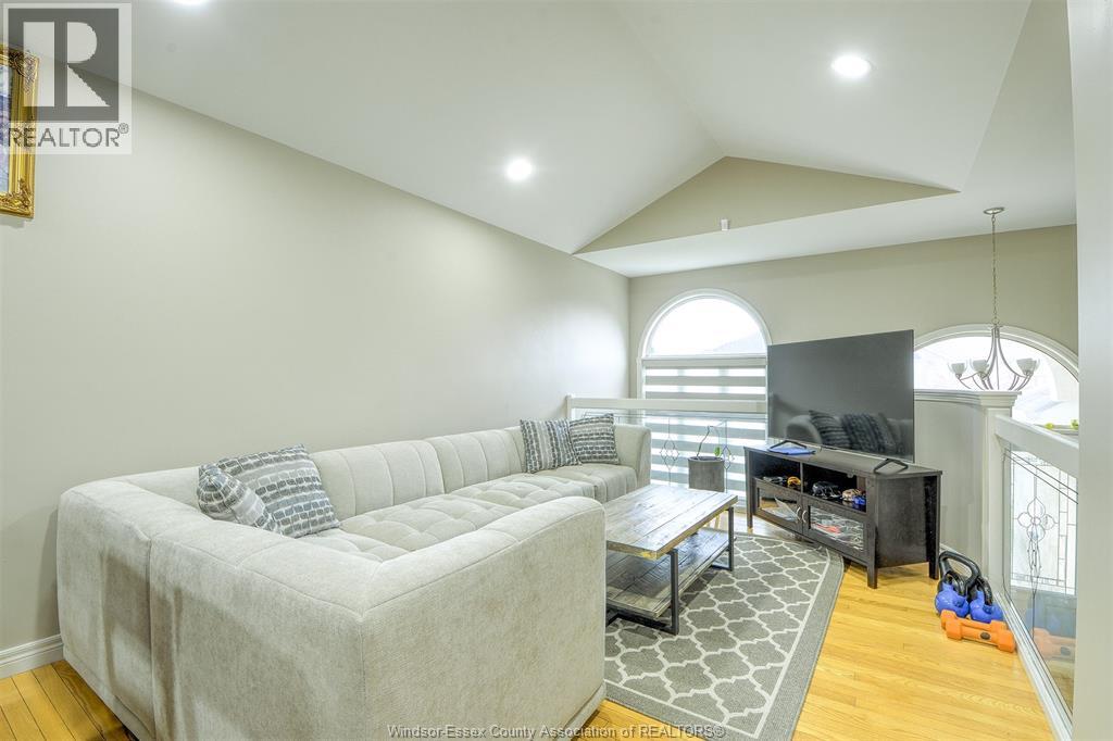 160 Branton Crescent, Tecumseh, Ontario  N9K 1E6 - Photo 5 - 26022860