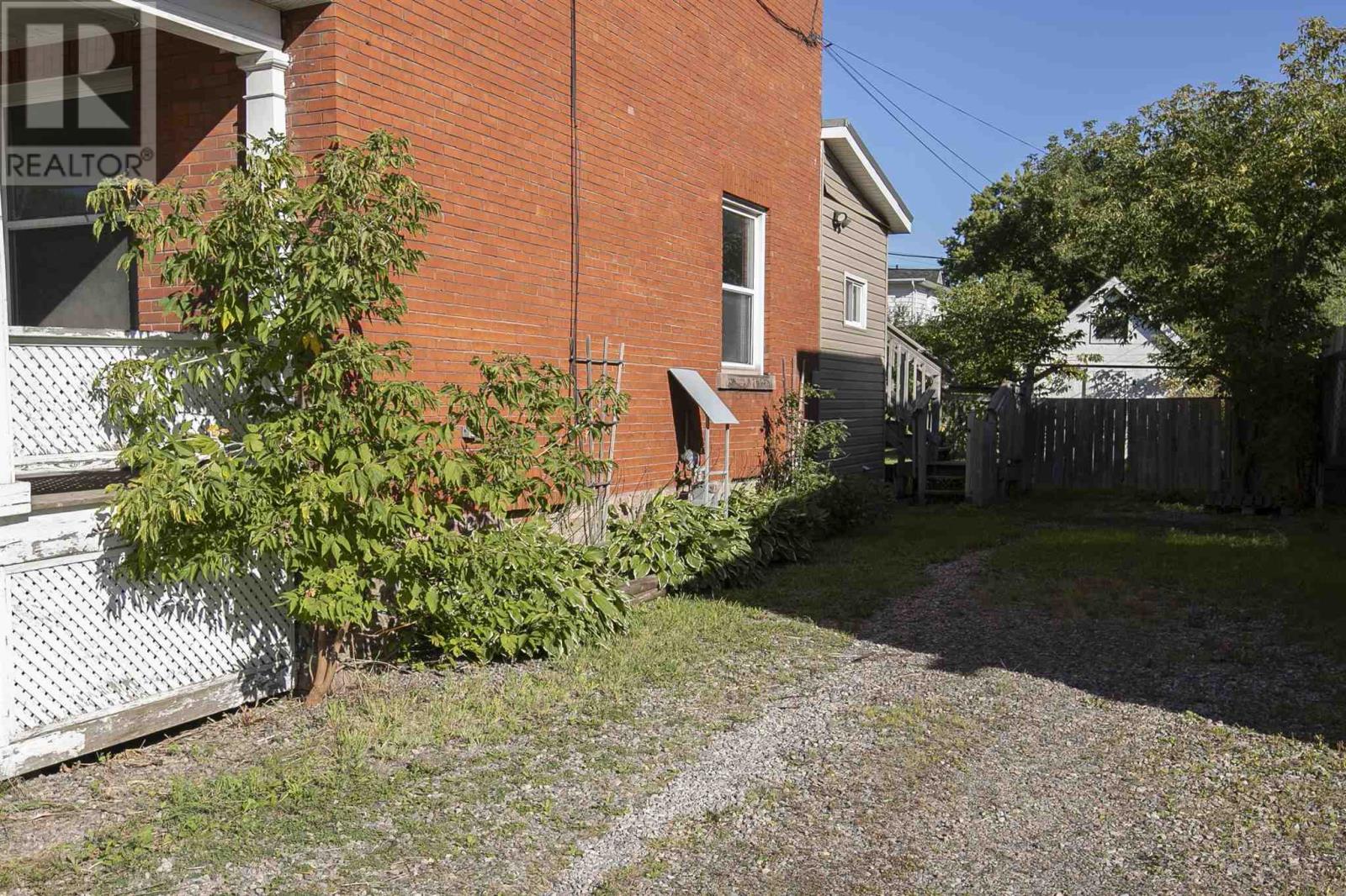 26 Wallace Ter, Sault Ste. Marie, Ontario P6C 1J8 - Photo 3 - SM262579