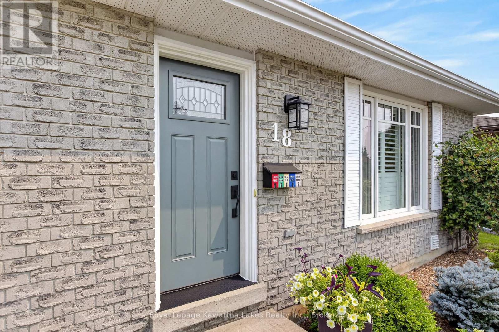 18 Madill Crescent, Kawartha Lakes (Lindsay), Ontario  K9V 5W8 - Photo 3 - X13795474