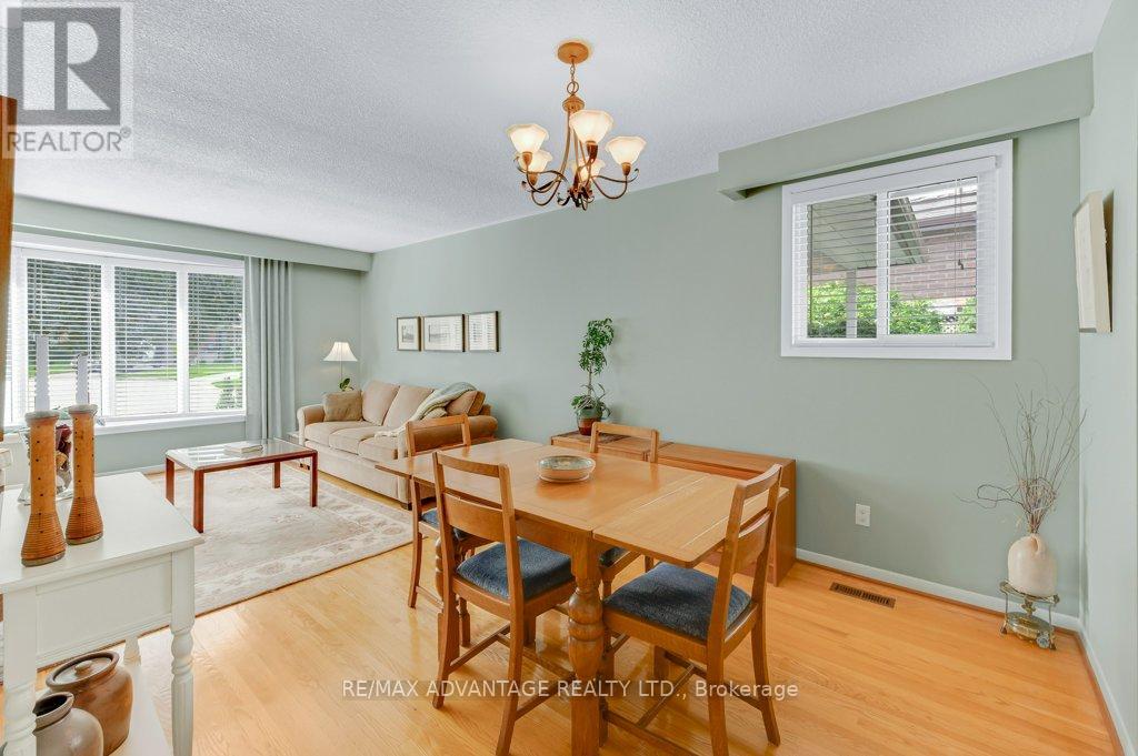 581 Galway Drive, Burlington (Shoreacres), Ontario  L7L 2S6 - Photo 11 - W13795486