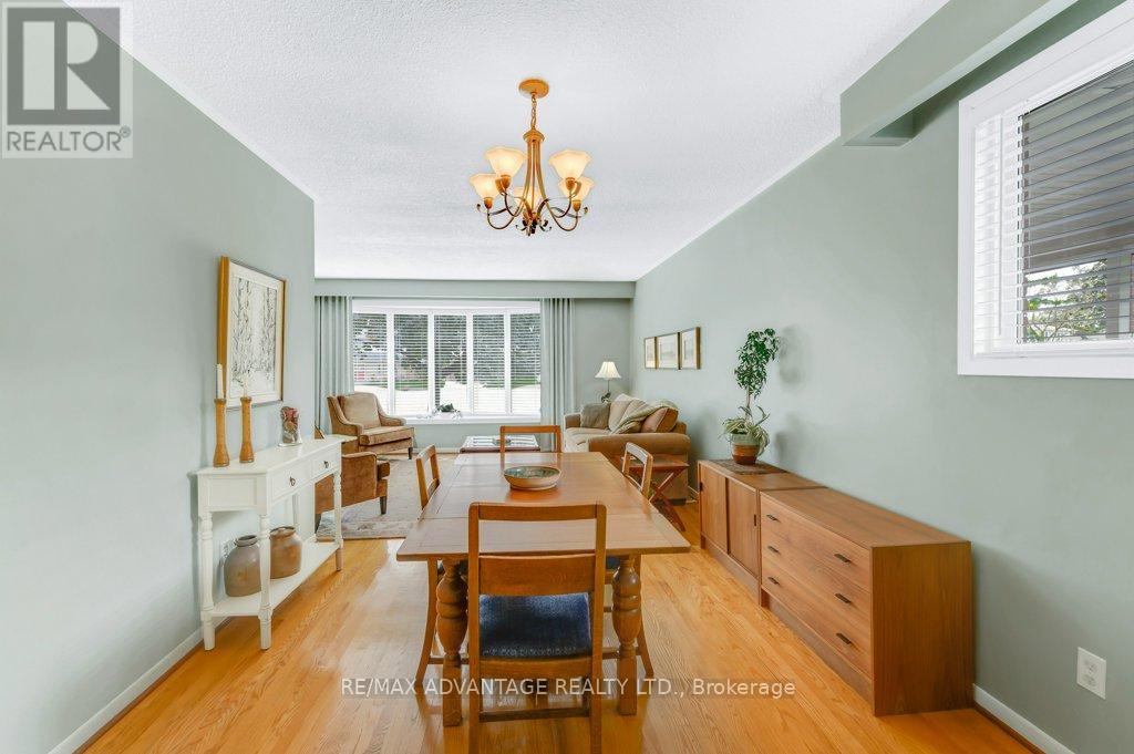 581 Galway Drive, Burlington (Shoreacres), Ontario  L7L 2S6 - Photo 12 - W13795486