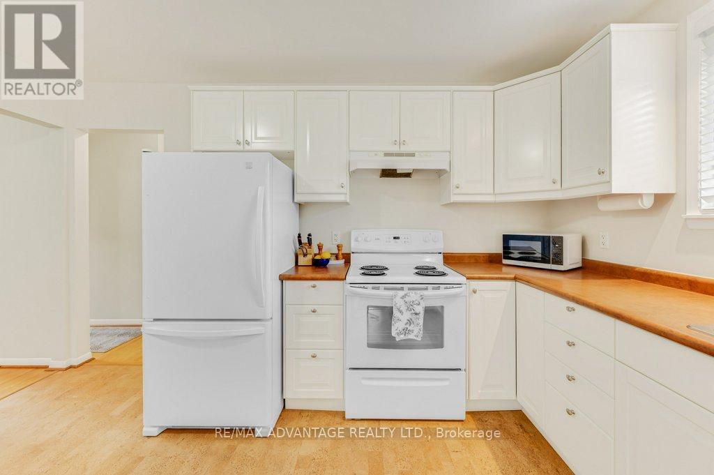 581 Galway Drive, Burlington (Shoreacres), Ontario  L7L 2S6 - Photo 14 - W13795486