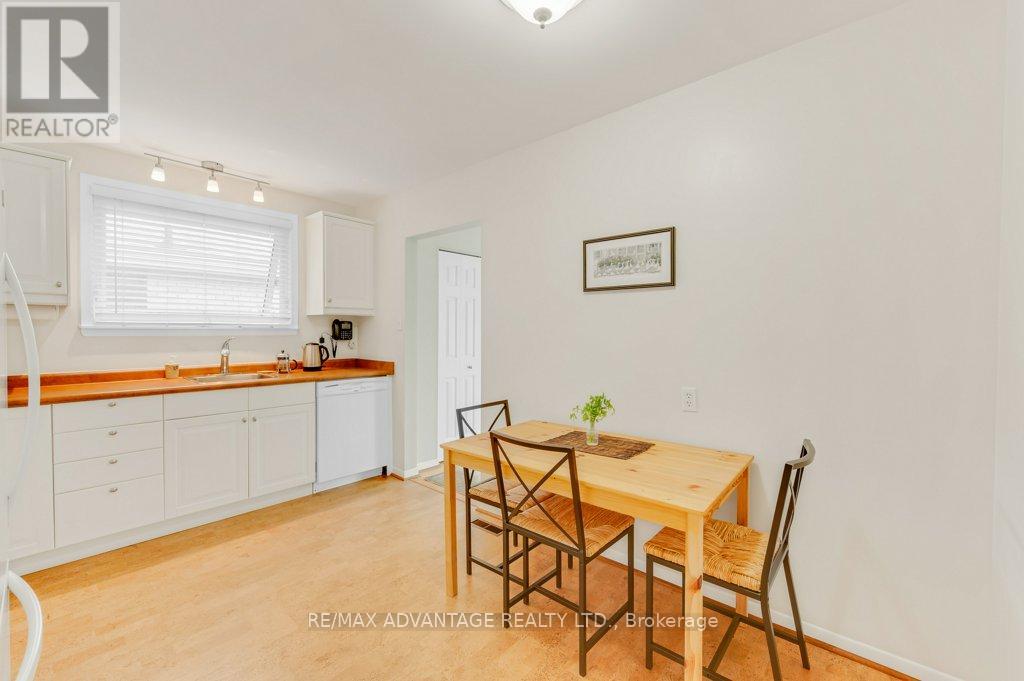 581 Galway Drive, Burlington (Shoreacres), Ontario  L7L 2S6 - Photo 17 - W13795486