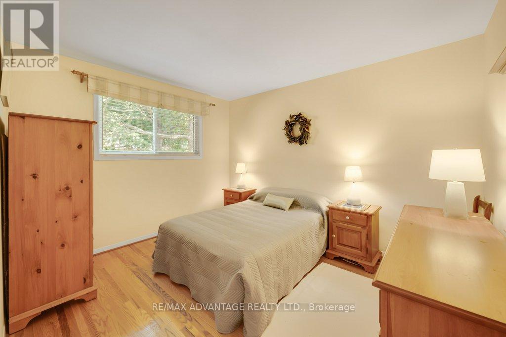 581 Galway Drive, Burlington (Shoreacres), Ontario  L7L 2S6 - Photo 18 - W13795486