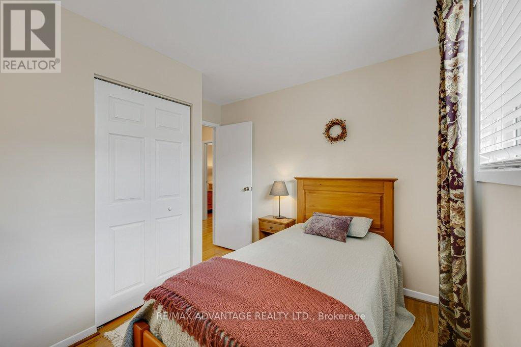 581 Galway Drive, Burlington (Shoreacres), Ontario  L7L 2S6 - Photo 21 - W13795486