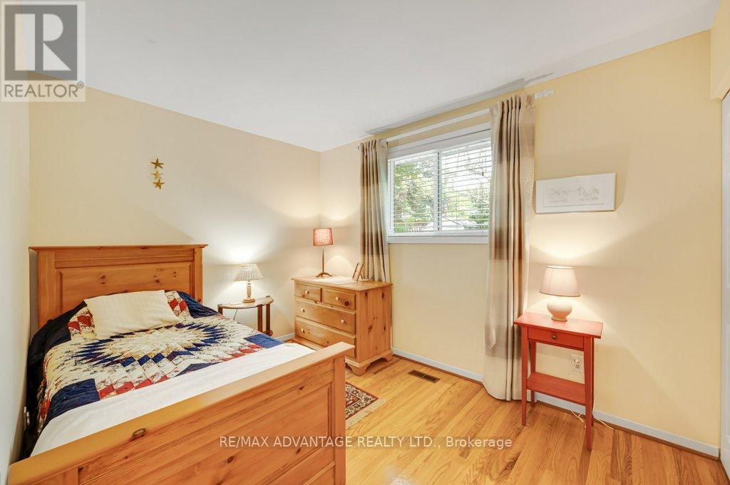 581 Galway Drive, Burlington (Shoreacres), Ontario  L7L 2S6 - Photo 22 - W13795486
