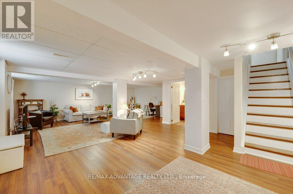 581 Galway Drive, Burlington (Shoreacres), Ontario  L7L 2S6 - Photo 26 - W13795486