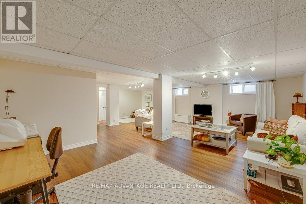 581 Galway Drive, Burlington (Shoreacres), Ontario  L7L 2S6 - Photo 28 - W13795486