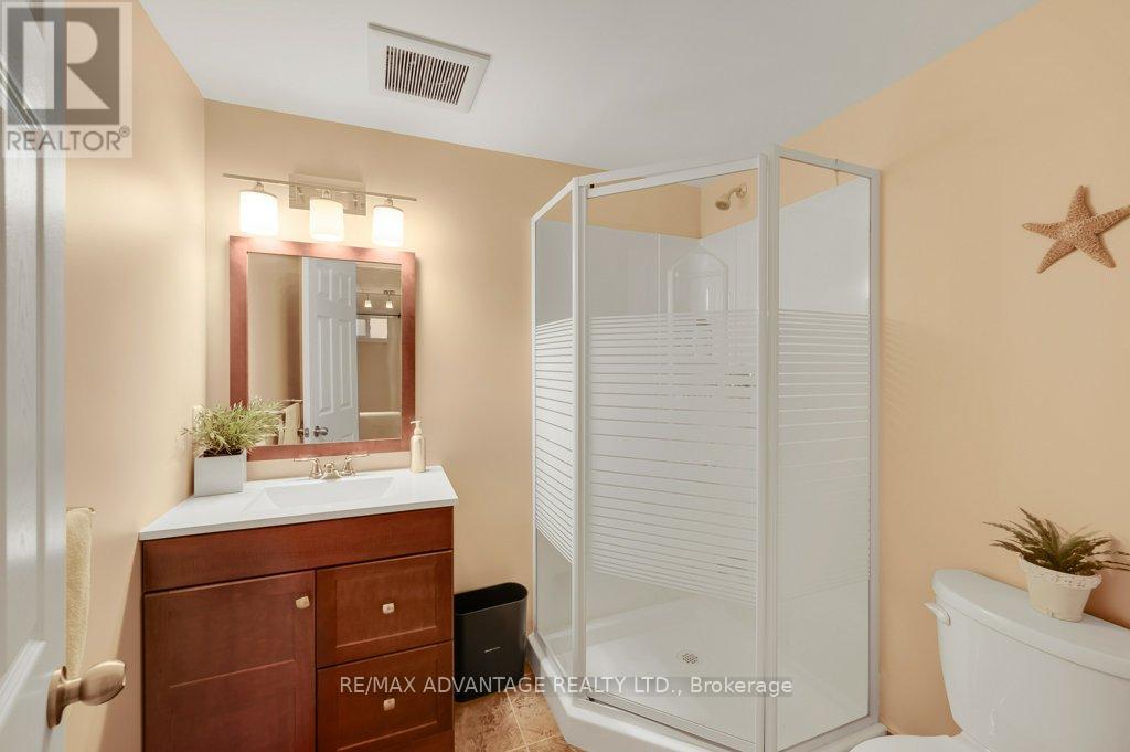 581 Galway Drive, Burlington (Shoreacres), Ontario  L7L 2S6 - Photo 29 - W13795486