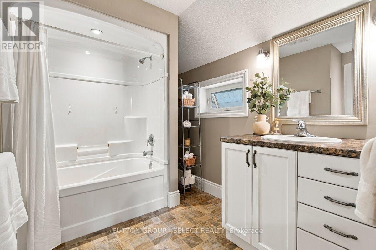 15932 Ten Mile Road, Middlesex Centre, Ontario  N0M 2A0 - Photo 42 - X13793192
