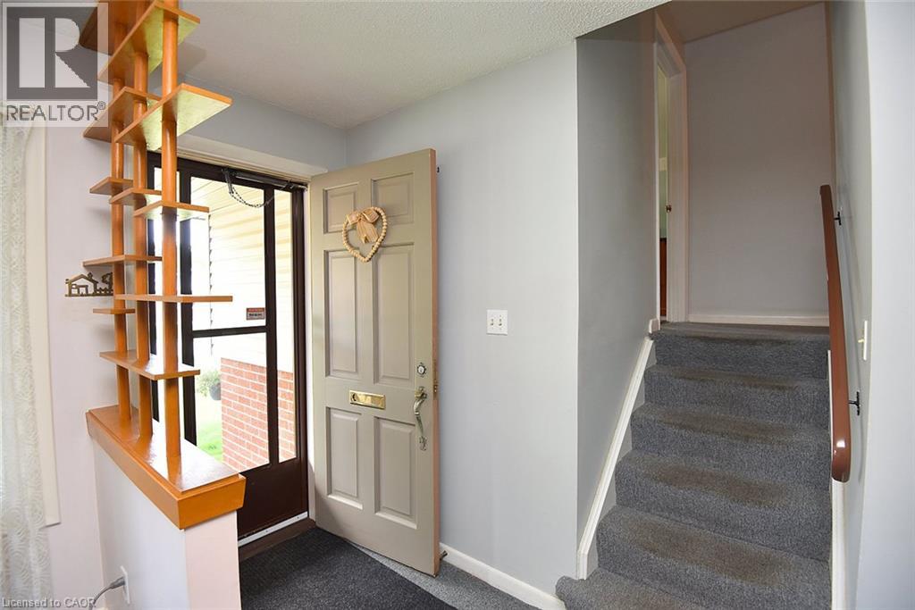 23 Sherwood Rise, Dundas, Ontario  L9H 4E9 - Photo 6 - 40856574