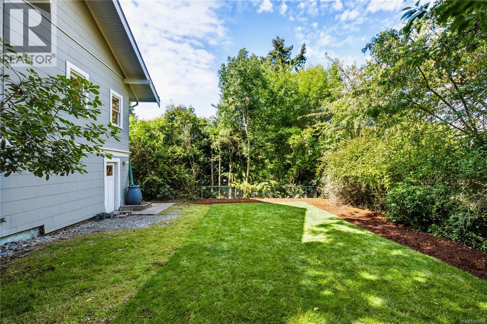 1320 Bond St, Victoria, British Columbia  V8S 1C4 - Photo 30 - 1049039