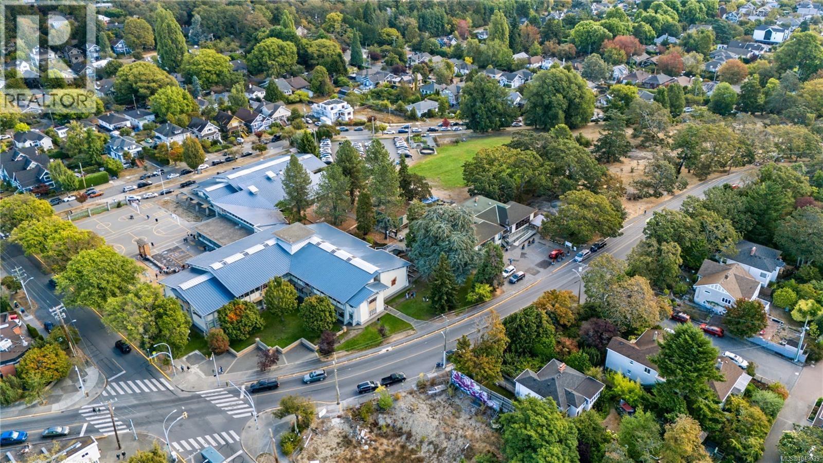 1320 Bond St, Victoria, British Columbia  V8S 1C4 - Photo 55 - 1049039
