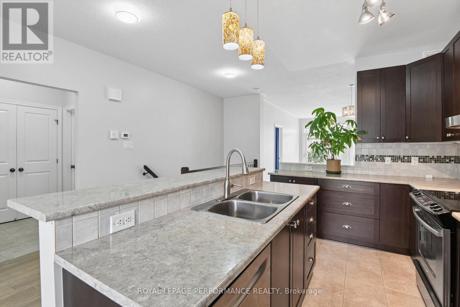 261 Bulrush Crescent, Ottawa, Ontario  K1T 0E5 - Photo 10 - X13795480