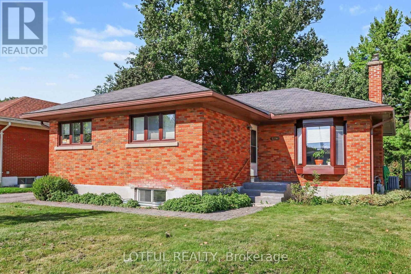 B - 1256 Field Street, Ottawa, Ontario  K2C 2R2 - Photo 2 - X13795552