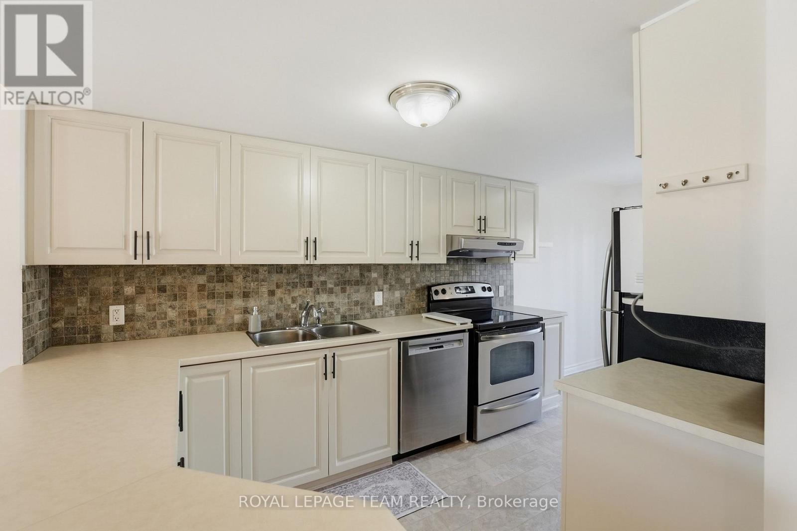 128 Paseo Private, Ottawa, Ontario  K2G 4N7 - Photo 4 - X13795604