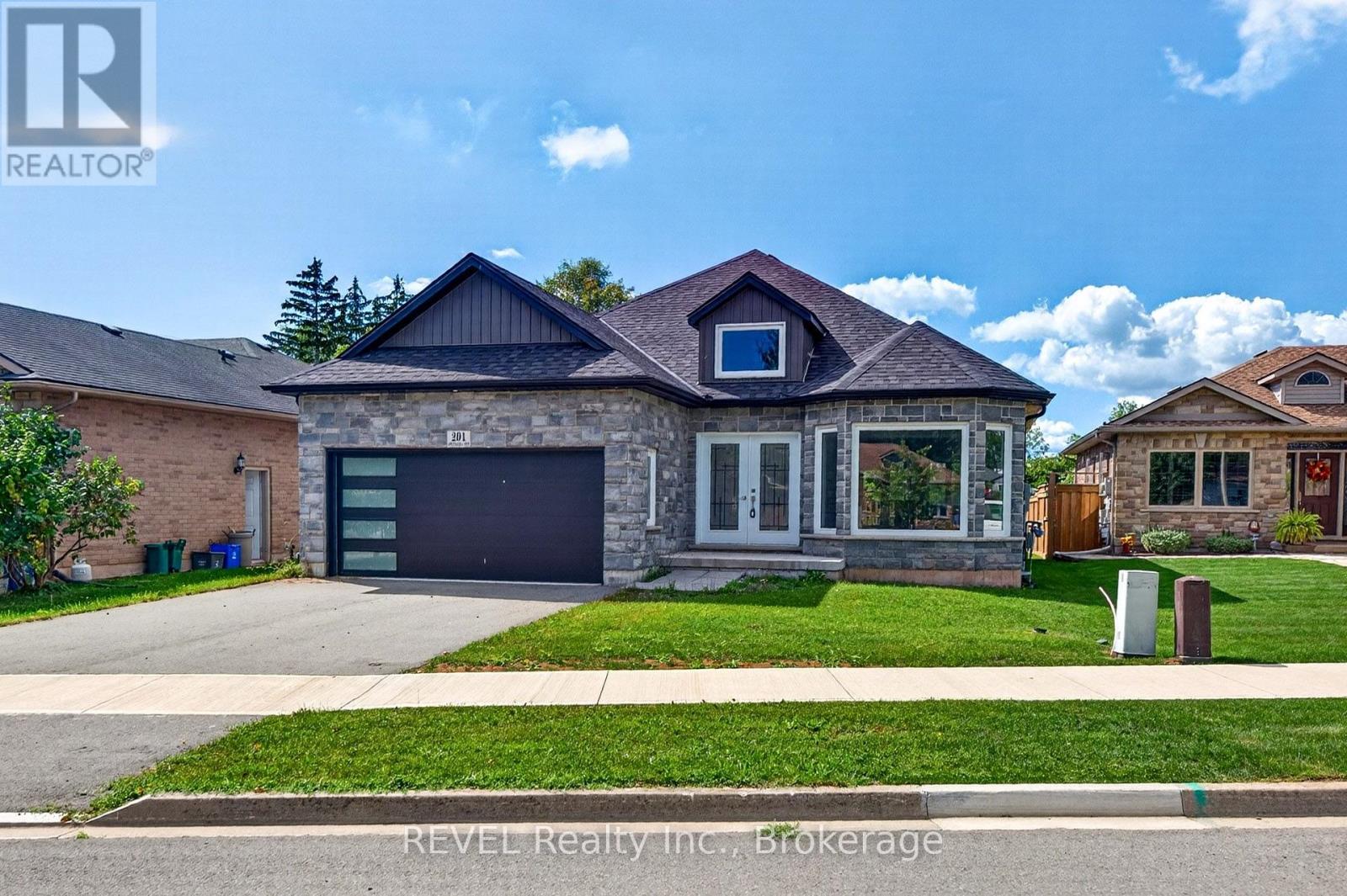 201 HETRAM COURT, Fort Erie, Ontario