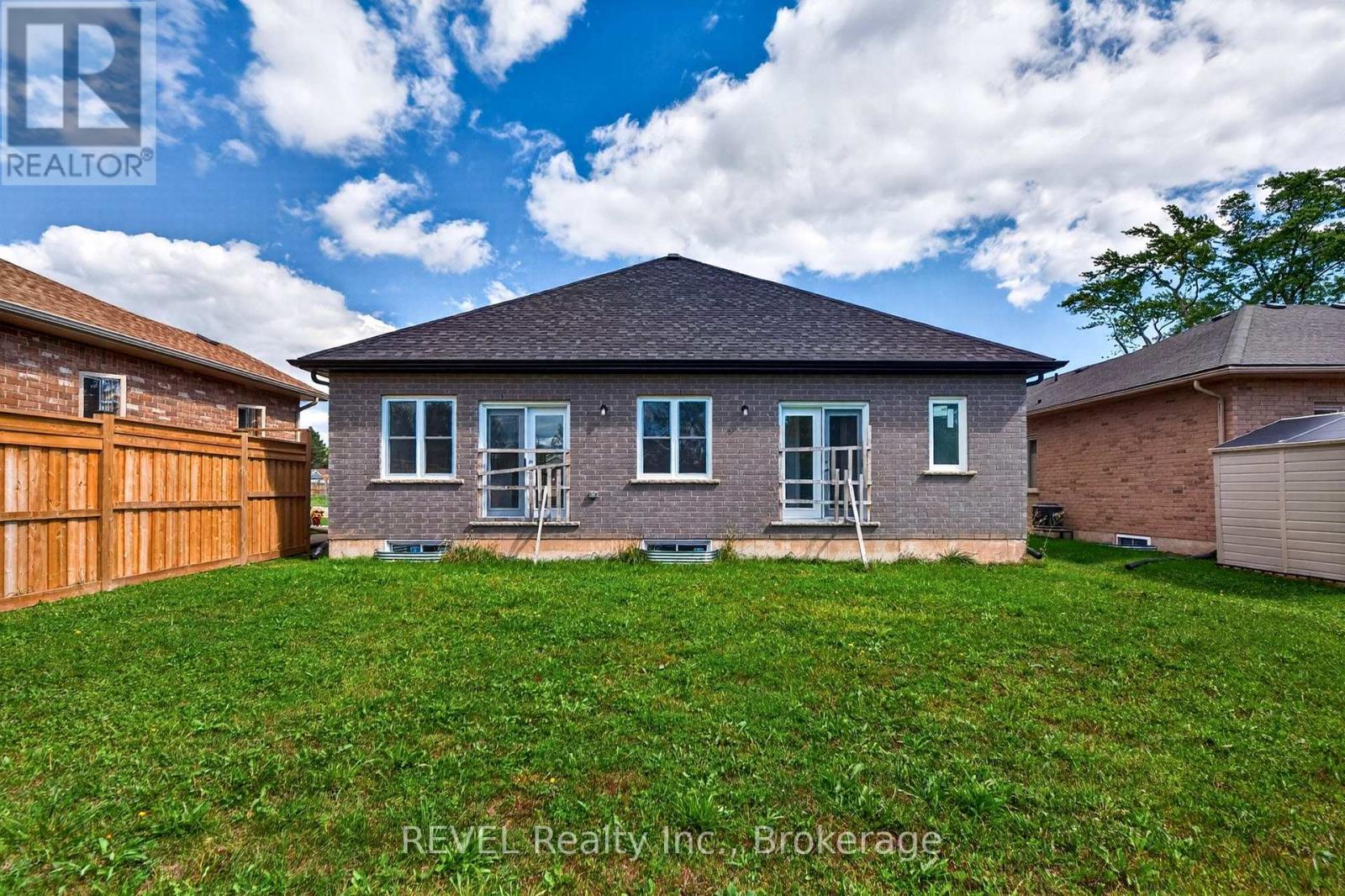 201 Hetram Court, Fort Erie, Ontario  L0S 1B0 - Photo 32 - X13795482