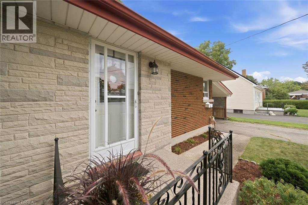 6 Evelyn Street, Brantford, Ontario  N3R 3G9 - Photo 5 - 40861533