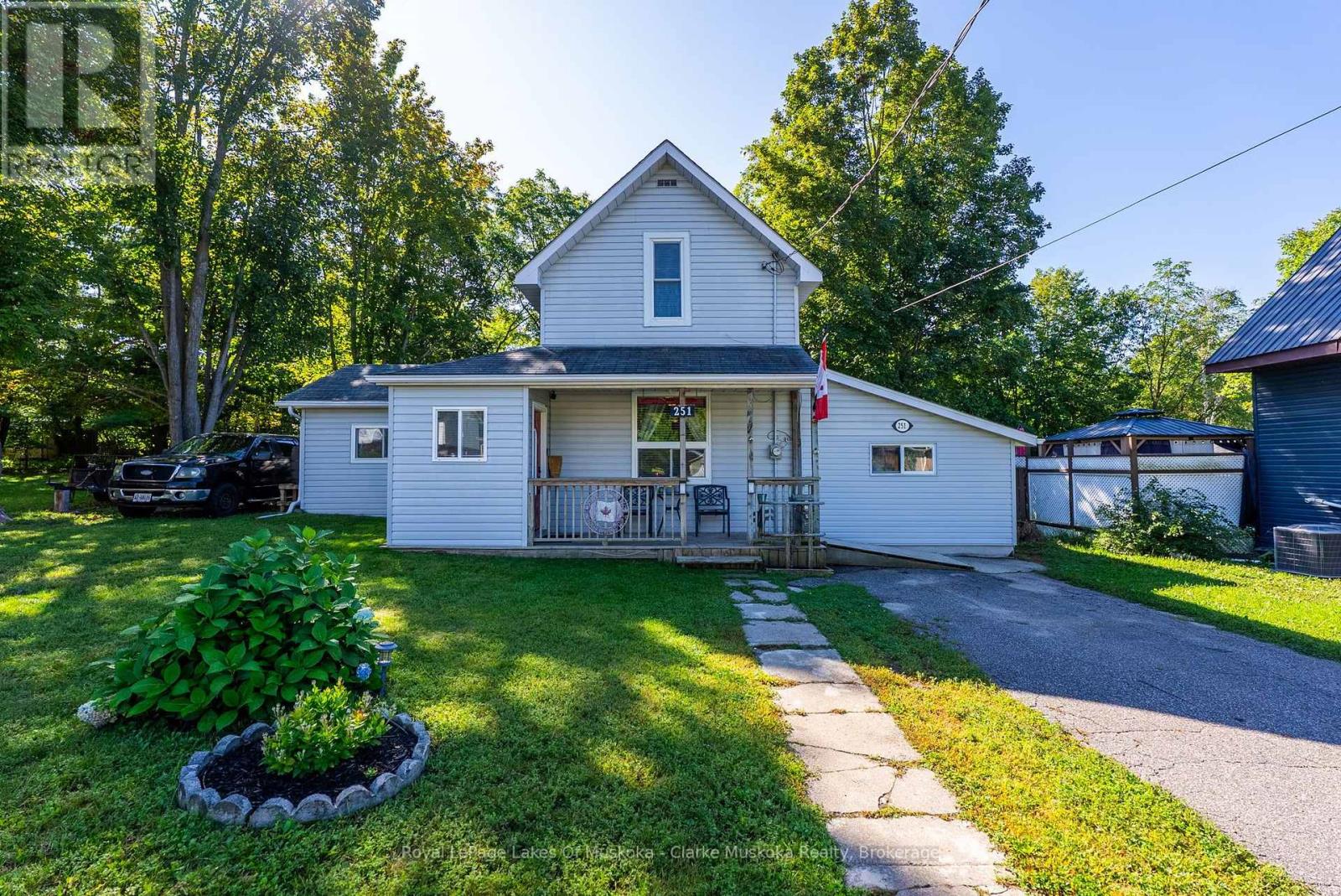 251 James Street W, Gravenhurst, Ontario  P1P 1J7 - Photo 1 - X13795558