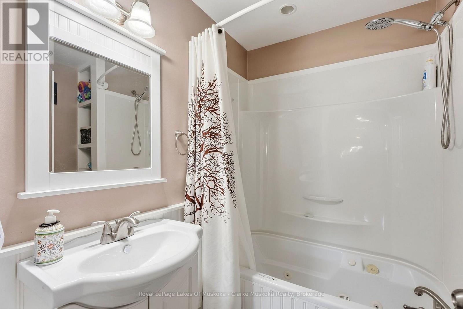 251 James Street W, Gravenhurst, Ontario  P1P 1J7 - Photo 13 - X13795558