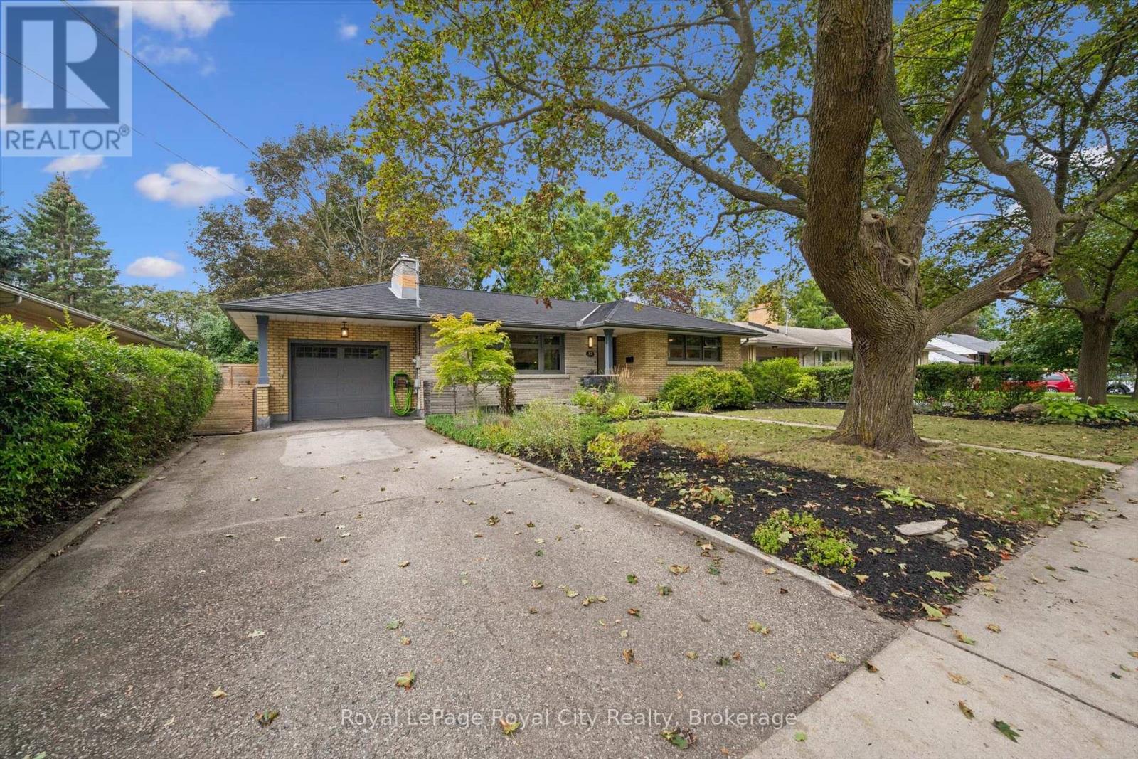 12 Westmount Road, Guelph, Ontario  N1H 5H2 - Photo 2 - X13795590