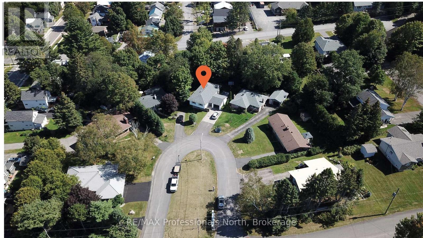 12 Anthony Court, Huntsville, Ontario  P1H 1T2 - Photo 3 - X13736328