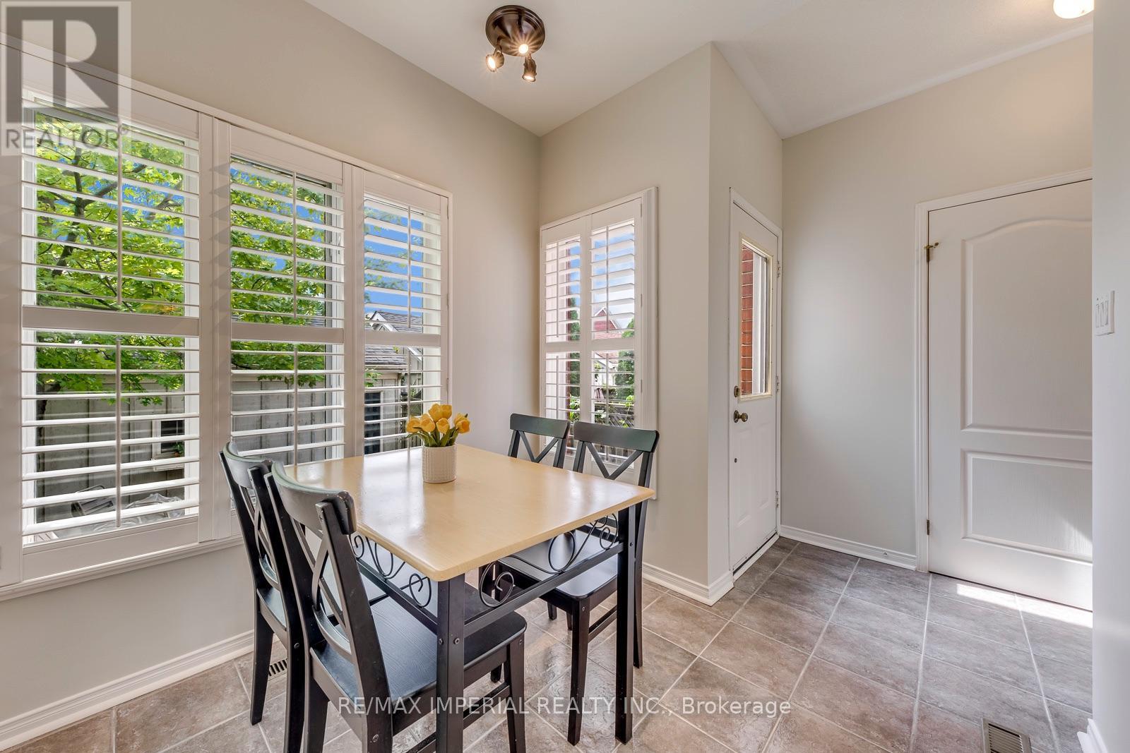 20 The Greenery, Oakville, Ontario  L6H 6J6 - Photo 16 - W13794904