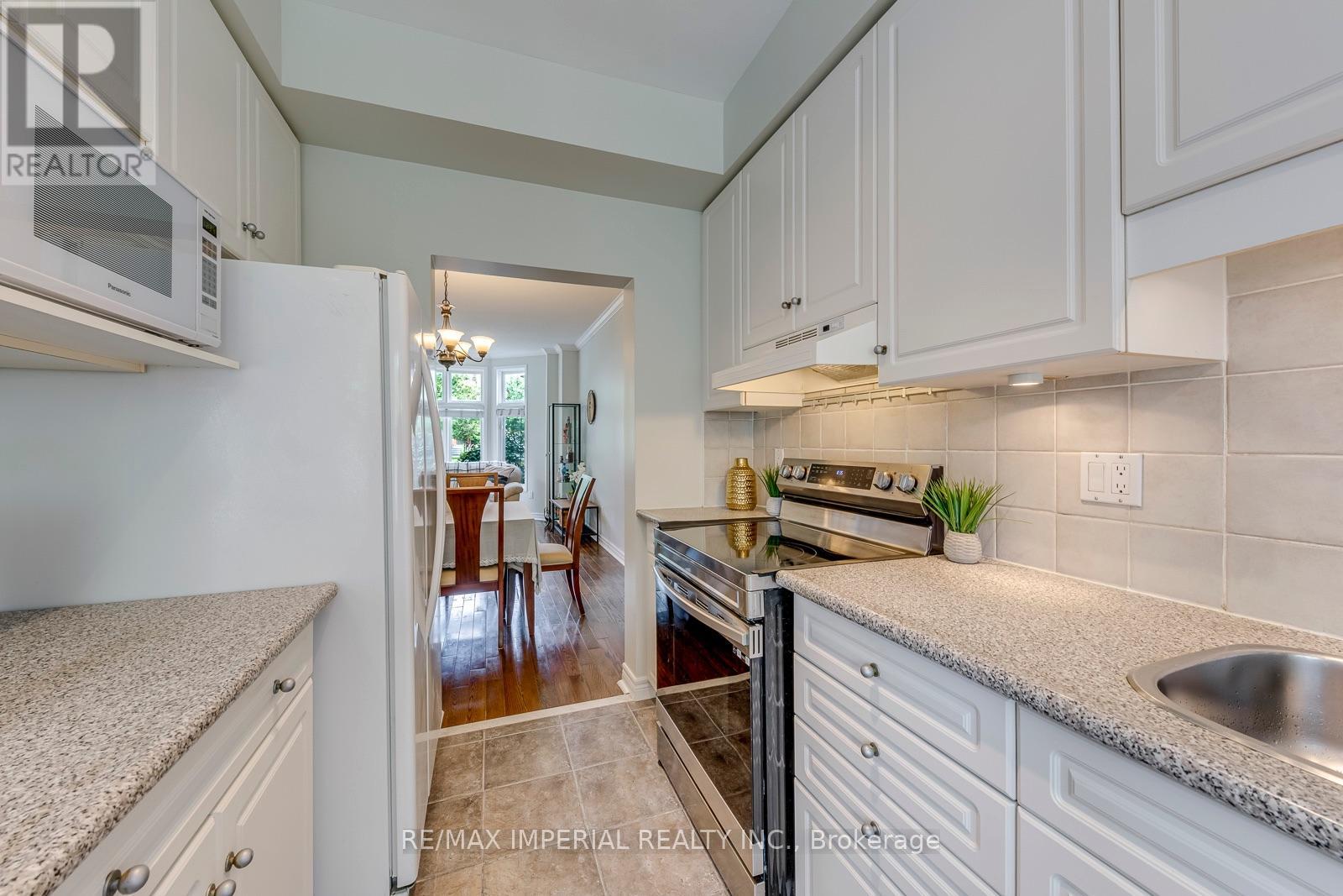 20 The Greenery, Oakville, Ontario  L6H 6J6 - Photo 19 - W13794904