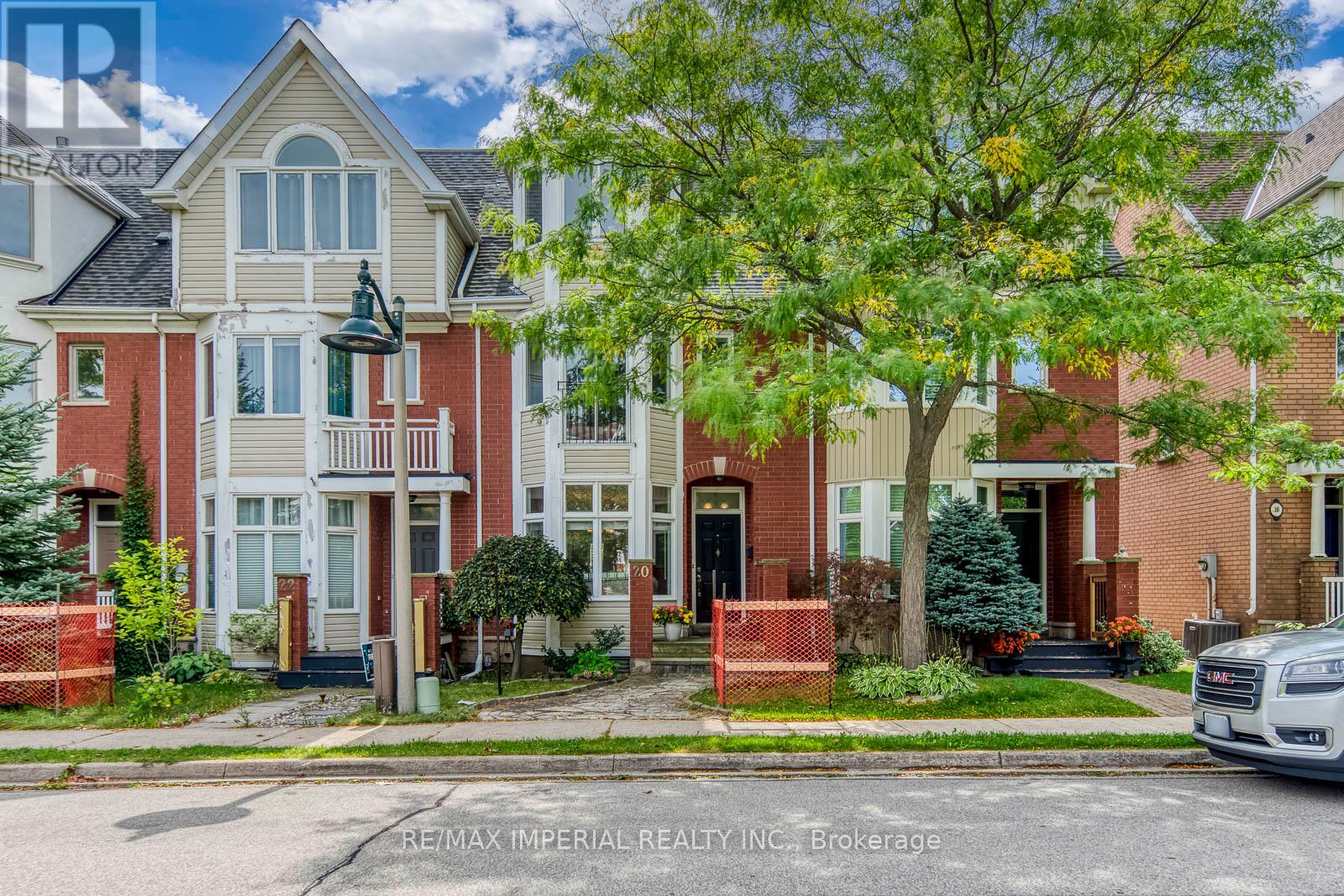 20 The Greenery, Oakville, Ontario  L6H 6J6 - Photo 2 - W13794904