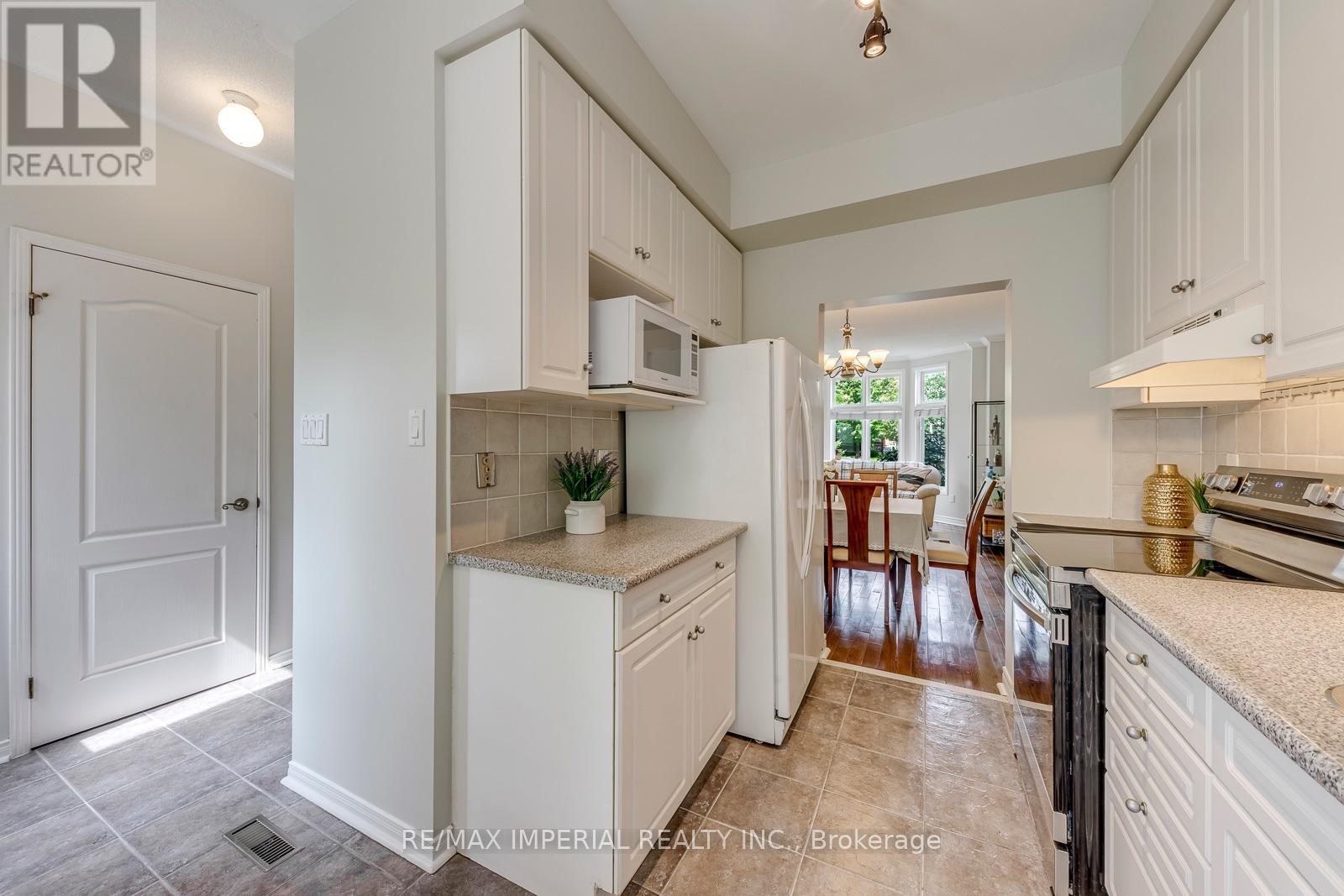 20 The Greenery, Oakville, Ontario  L6H 6J6 - Photo 18 - W13794904
