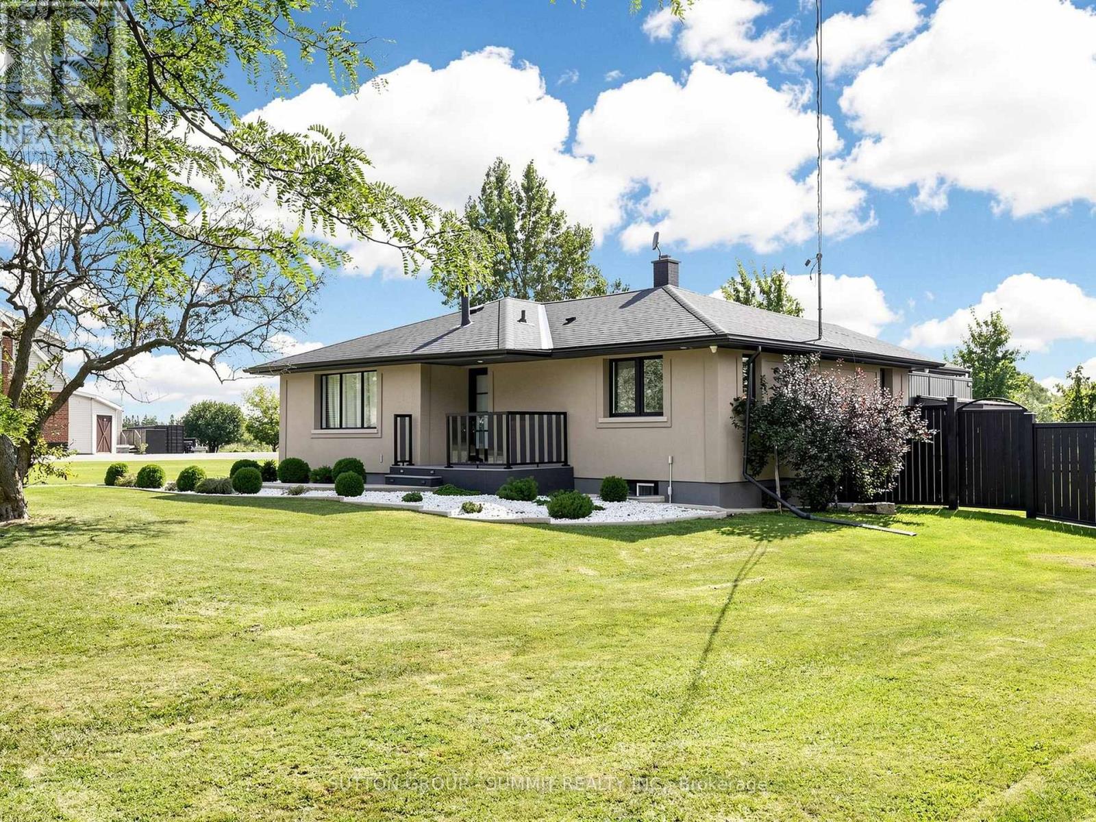 252 MUD STREET E, Hamilton, Ontario