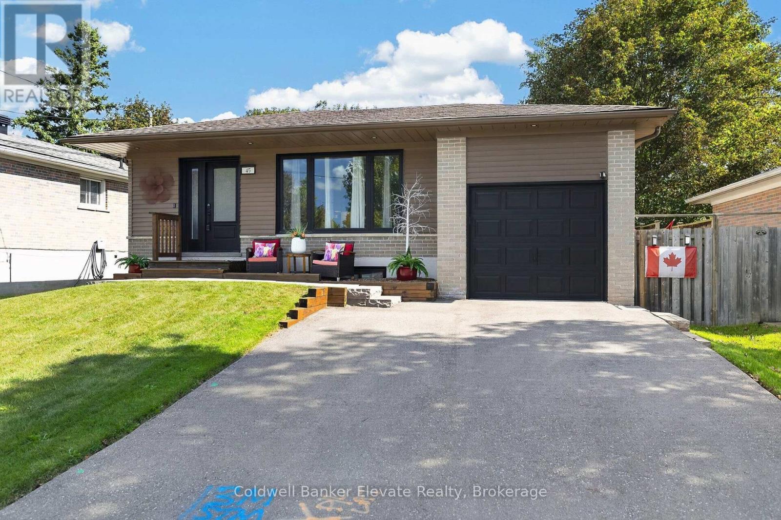 45 Faludon Drive, Halton Hills (Georgetown), Ontario  L7G 1H8 - Photo 2 - W13795510