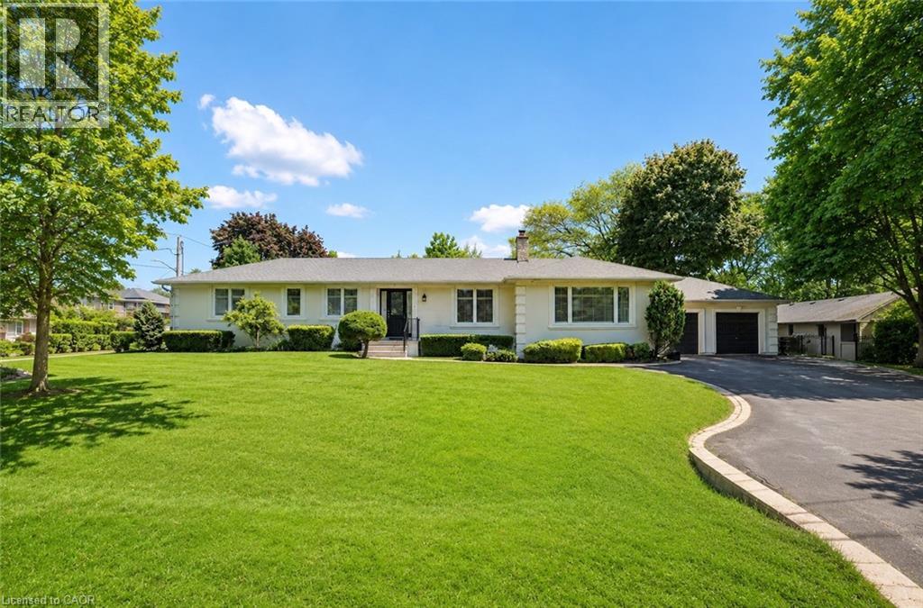 281 PINEHURST Drive, Oakville, Ontario