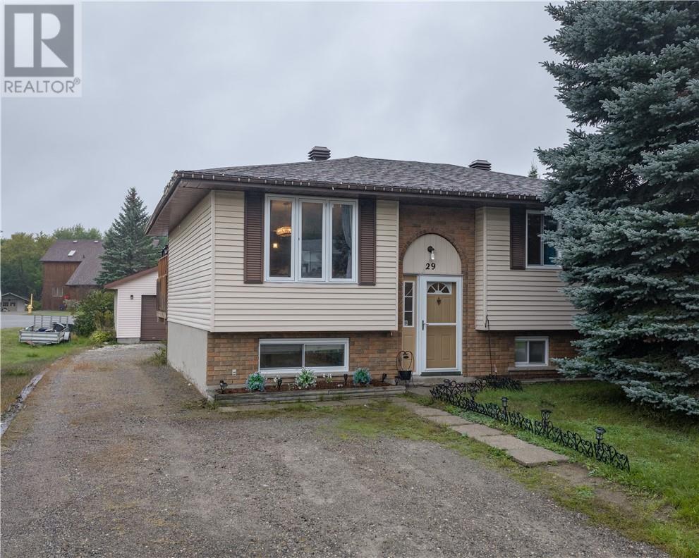 29 Carr Avenue, Garson, Ontario  P3L 1M2 - Photo 1 - 2130313