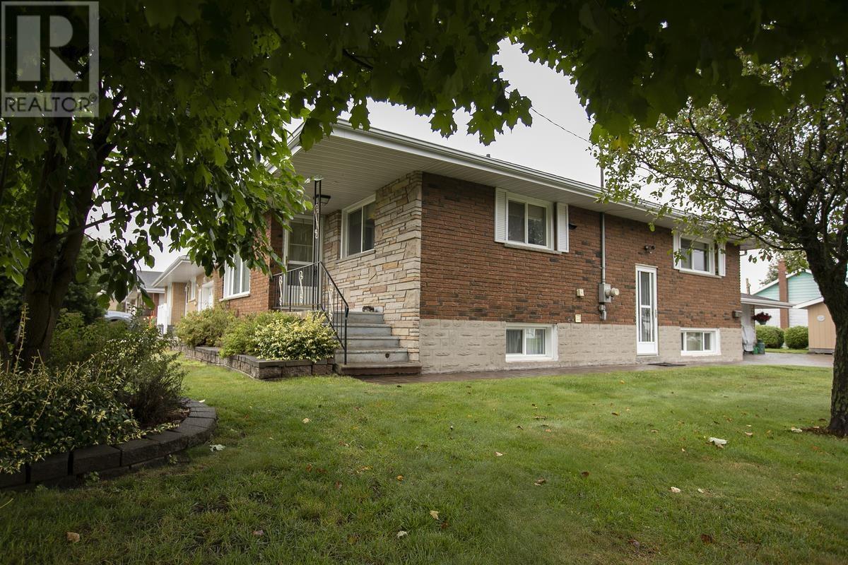 382 Doncaster Rd, Sault Ste. Marie, Ontario  P6C 2V2 - Photo 2 - SM262581