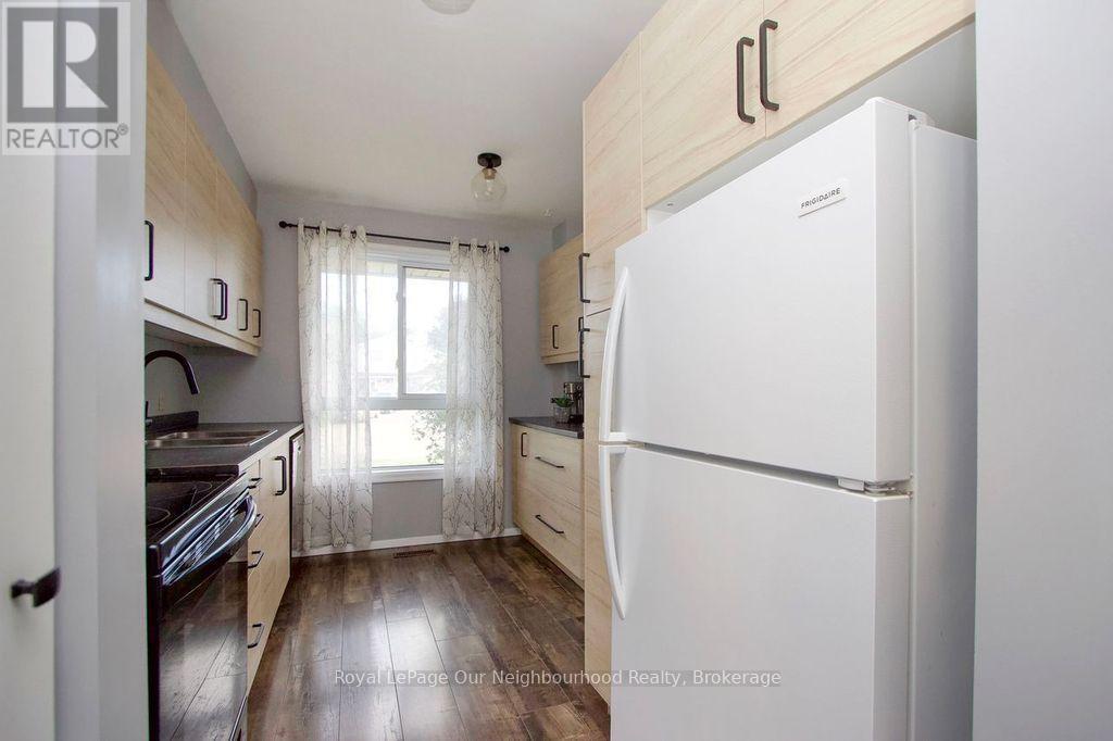 16 Hailey Court, Clarington (Bowmanville), Ontario  L1C 3X5 - Photo 11 - E13795830