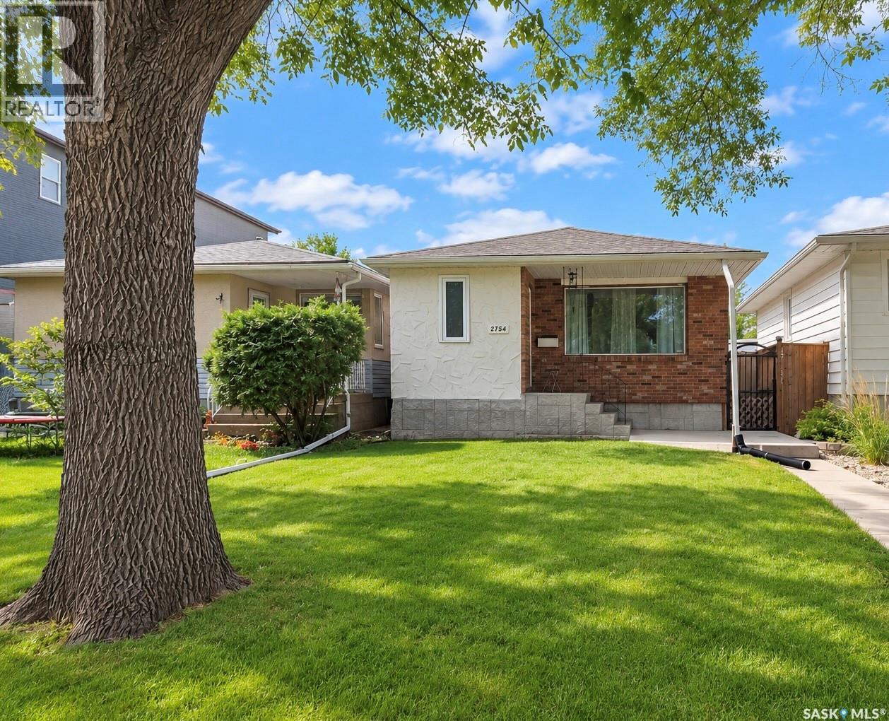 2754 Mackay Street, Regina, Saskatchewan  S4R 1A6 - Photo 1 - SK048631