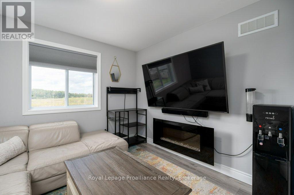 35 Virginia Crescent, Belleville (Thurlow Ward), Ontario  K8N 0K5 - Photo 37 - X13795910