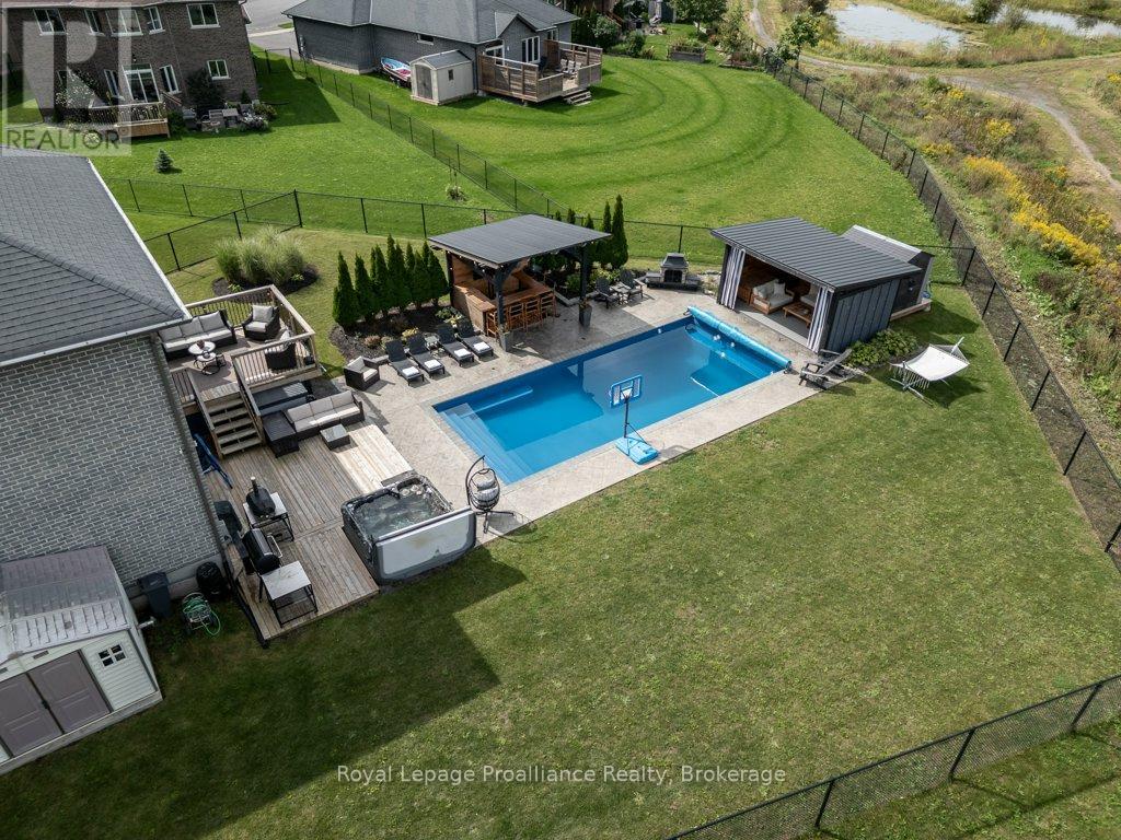 35 Virginia Crescent, Belleville (Thurlow Ward), Ontario  K8N 0K5 - Photo 6 - X13795910