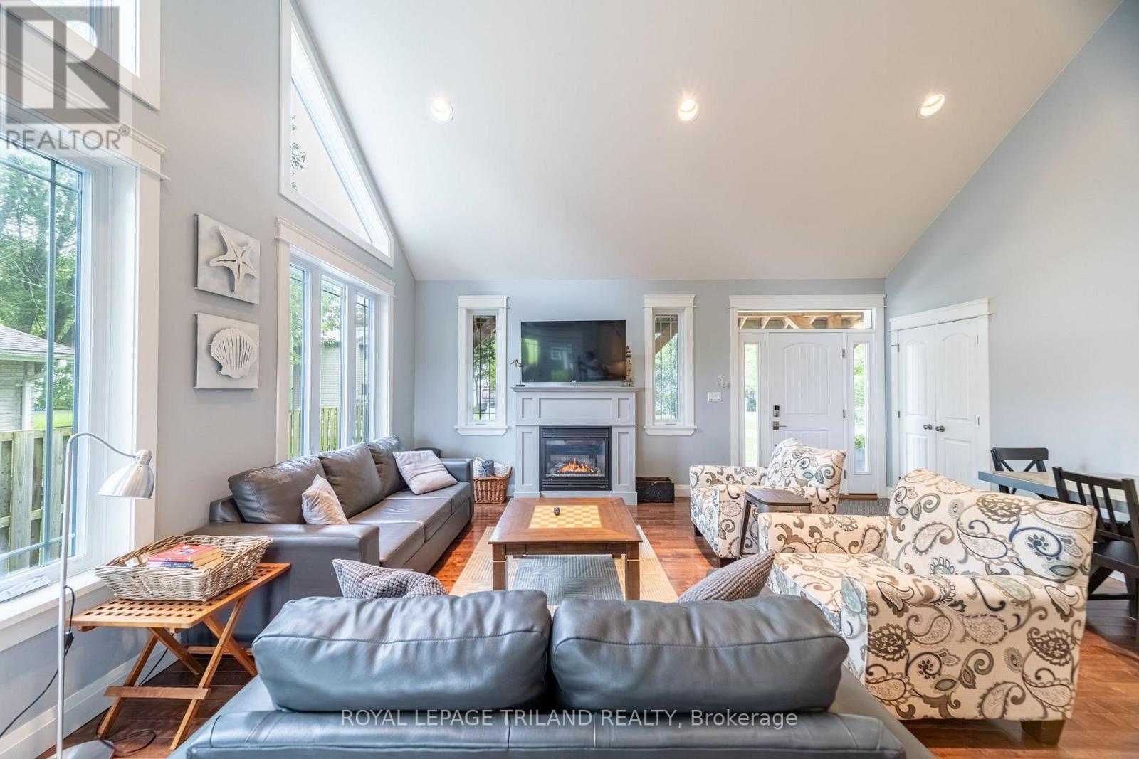71288 Elm Street, Bluewater, Ontario  N0M 1N0 - Photo 17 - X13795724