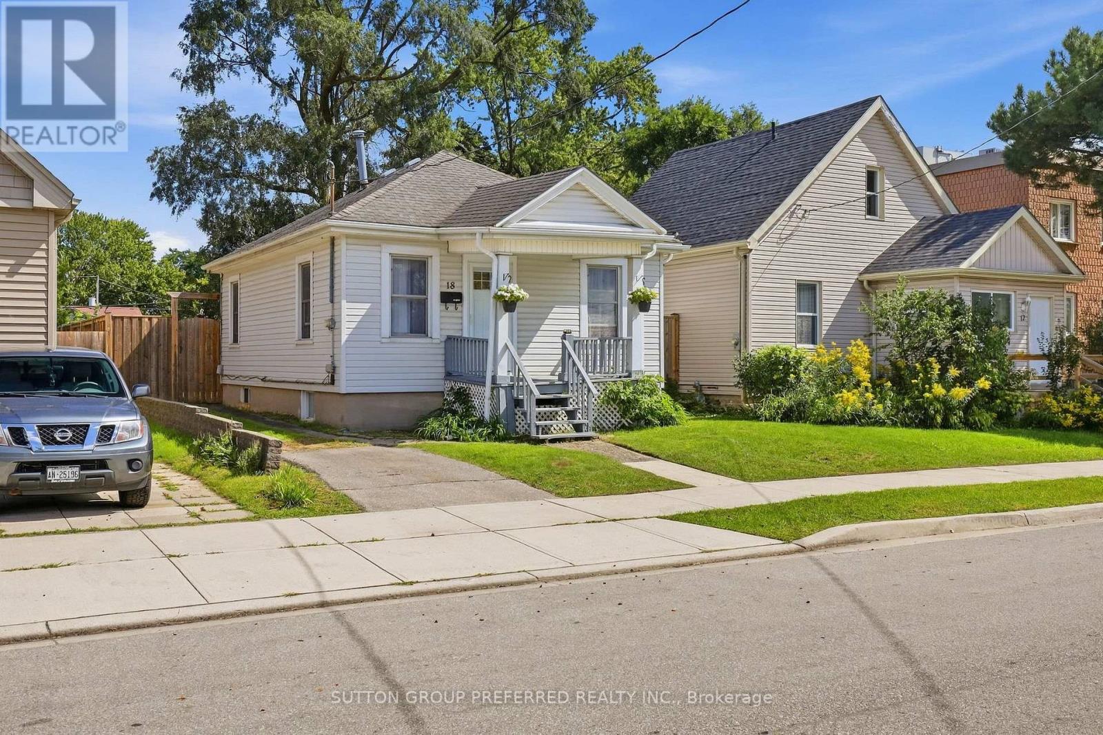18 HYLA STREET, London East, Ontario